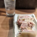 焼肉 牛猿 - 豚足ハーフ