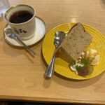 Bisutoro Rezan - 紅茶のシフォンケーキ