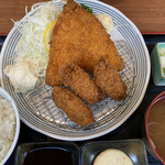 GocchoSun  - 三陸産牡蠣とアジフライ定食 @820円