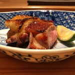 とり茶太郎 - 茶太郎鶏 もも肉 炙り（アップ）