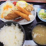 レストラン竜泊 - オーダーしたミックスフライ定食