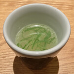 橙 - 一杯目の水炊きスープ