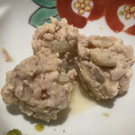 橙 - 出来上がったつくね(玉ねぎがも入っています)