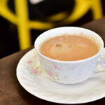 アラビックレストラン＆カフェ アブイサーム - スパイシーチャイ(HOT)@税込300円