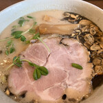 味噌ラーメン はちべえ - 私は「こがしにんにく味噌ラーメン」を！！