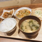 Kimagure Kobachi Ryourizero Kicchin - ご飯とセットでバランスの良いお食事に