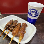 串八丁どて八丁 - ちょい呑みセット600円の生ビールにどて串が2本に別途で味噌串カツ120円✖️2本＝240円。