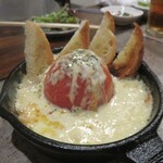 野毛 なおじ - 「丸ごとトマトのチーズ焼き」(￥590)