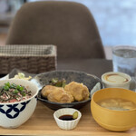 LIVING CAFE mam marche - 牛トロmamプレート　1,350円。