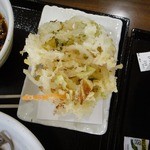 さかい庵 - 三島産のサツマイモとレンコンの冬野菜のかき揚げ