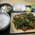 清龍園 - ニラレバ定食（８００円）