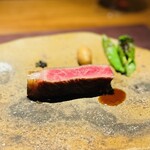 アカ - 神戸牛勢戸牧場サーロイン薪焼き