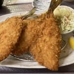 なみ - 地魚フライ: 小田原の地魚を使ったフライ3種類、アジとあとの白身は何だったのかな…どれもサクサクに揚がってて美味しかった。