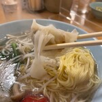 南海飯店 - ワンタンメンのワンタン