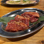 焼肉・ホルモン 梨泰院 - 梨泰院牛カルビ