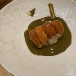 鮨 由う - 肝ソースにシャリ玉と雲丹投入