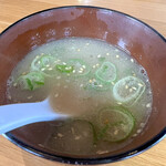 一楽ラーメン - チャーハンに付いてくるラーメンスープ！