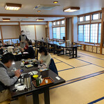 民宿 大島 - 大広間の食事処をパシャ
      平日の１３時前