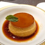 洋食 つばき - 名物プリン(500円)