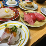 Daiki Suisan Kaitenzushi - これはメニューのサンプルではありません（笑） 大量に注文したら順番ではなく一度にきました（笑）