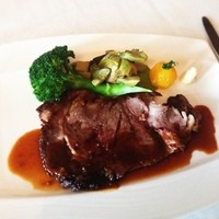 ジェームス邸 - 九州産のローストビーフ！目の前で美しく切り分けてくださいました！