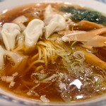 バーミヤン - ワンタン麺＋煮卵  ワンタンがなんだか浮いている（ラーメンと一体になっていない）ように見えるのは私だけ？