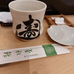 菊水鮓 - 白木のカウンター