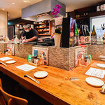 串焼きダイニング 勝 - カウンター席