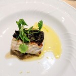 La Brianza - サワラ炭火焼き赤茄子のピュレ。パクチースプラウトの香りとか茄子のピュレの甘みととろりとした食感とか、ほくほくのサワラとよくマッチングしてとても美味しい☆