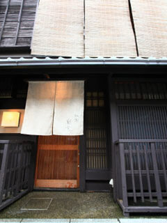 Gion Iwamoto - お店の入口