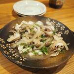 卓 - イカげそバター炒めその３