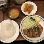 かつれつ四谷たけだ - カキバター焼き定食、カキフライ
