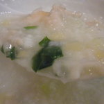 鳳琴樓 - 五目粥　れんげに乗せて