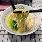 81番 - 中太の手揉み麺っぽい麺