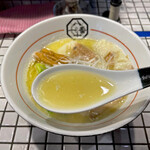 81番 - シチューの様な鶏白湯スープ特有のコクと旨味が有るスープ
