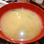黒豚とんかつ くろまつ - 味噌汁。シッカリした出汁の旨味あり❗