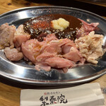 焼肉・ホルモン 梨泰院 - 