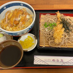 Tagotoan - 日替りセット(カツ丼、天ざるそば) 920円