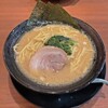 横浜家系ラーメン 鶴乃家 - 豚骨醤油ラーメン麺大盛り