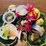 割烹 利助 - 八寸の貝やクラゲ美味しい❗️初蟹✨鯖寿司は必食❗️分厚い！