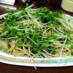 ジャポネ - ヘルシー激辛プラス大盛貝割れマシ（2012.12月東京出張の折に）