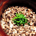 椎茸と鴨肉の土鍋ご飯、まるでもち米のような食感