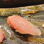 にぎり鮨 一五〇 - 金目鯛昆布〆