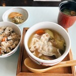Matsukaze - ◼️豚バラ鍋仕立て・かしわご飯・お味噌汁・漬物