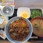 Yoshinoya - ねぎ玉牛丼あたまの大盛、生野菜、しじみ汁