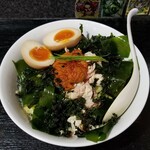 塩そば専門店 桑ばら - 雲丹と金目鯛の濃厚ソース和えそば ～三陸ワカメと磯海苔を添えて～