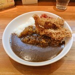 キッチン藤 - エビフライカレー 1,000円(税込)