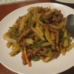 荘園 - 「牛肉とじゃがいものチンジャオロース」