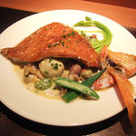 ビストロ ラ・シブレット - 天然地金目鯛のクミン付け焼き(2400円)※野生のアスパラガスが素敵☆