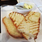 ガーデン＆クラフツ カフェ - ('12/12)ガーデンサラダのパン